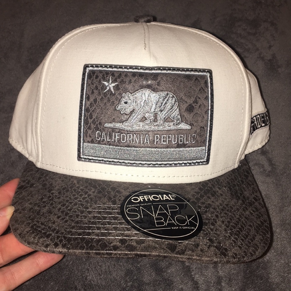 Brand new California Republic SnapBack hat